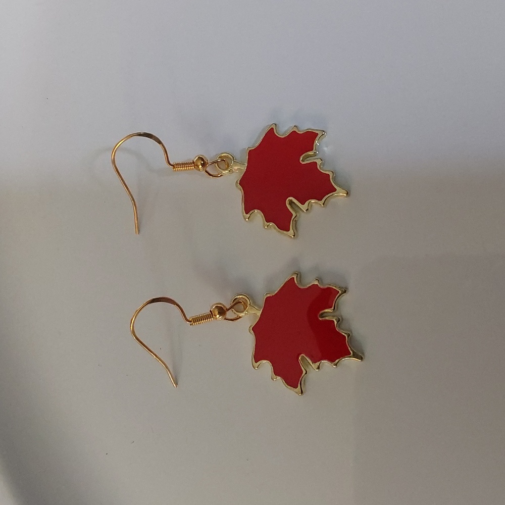 Maple leaf Earrings   Colorful Fall Autumn Red